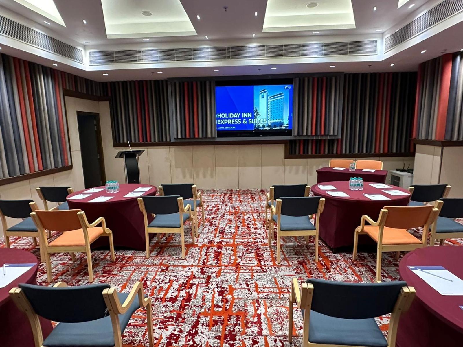 Holiday Inn Express & Suites Jaipur Gopalpura Eksteriør billede