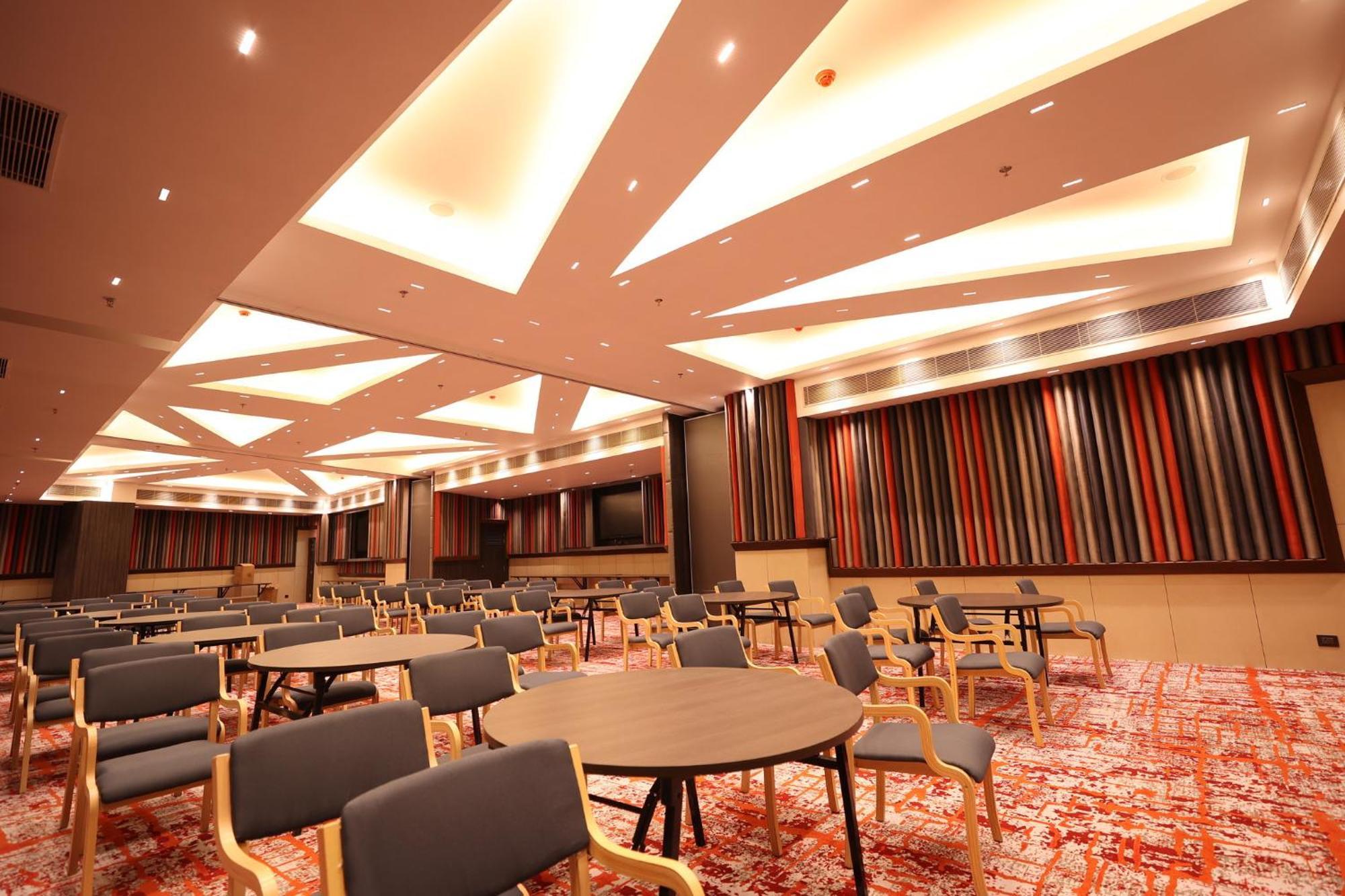 Holiday Inn Express & Suites Jaipur Gopalpura Eksteriør billede